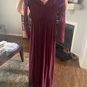 It was never worn I just need the money for school clothes so I’m selling it